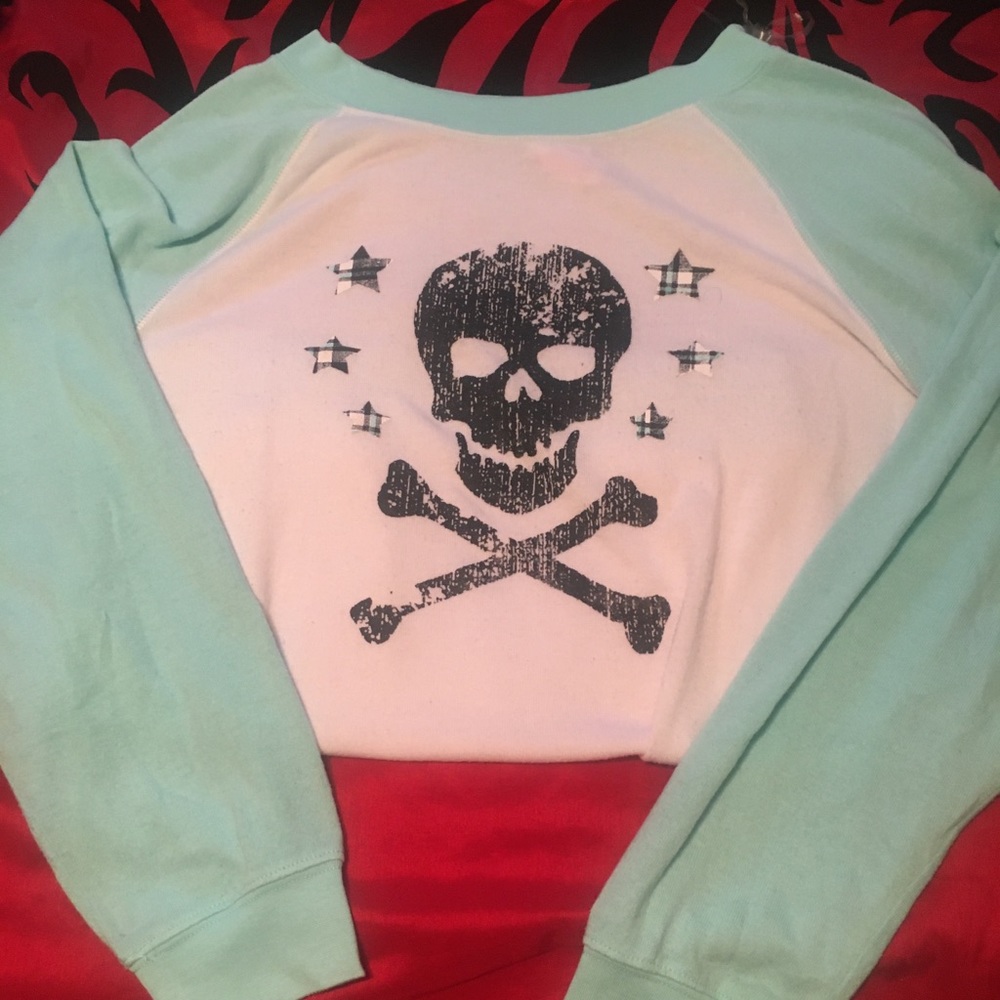 White and blue skull pullover